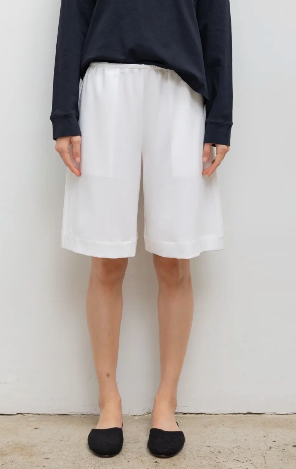 3 Stylist Tricks for Wearing the Long Shorts Trend