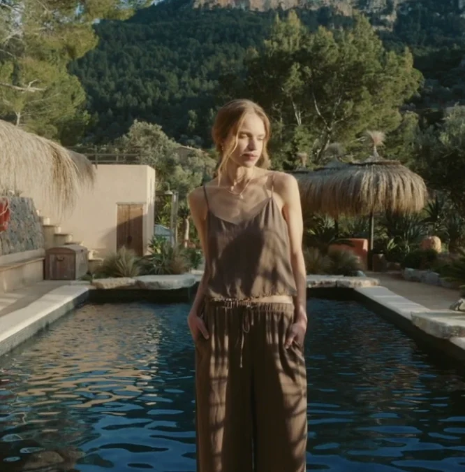 Top 8 Brands to Build Your Travel Capsule Wardrobe